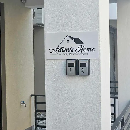Artemis Apartment *